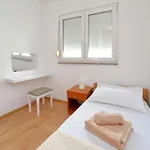 Апартаменти Pepi 2 *